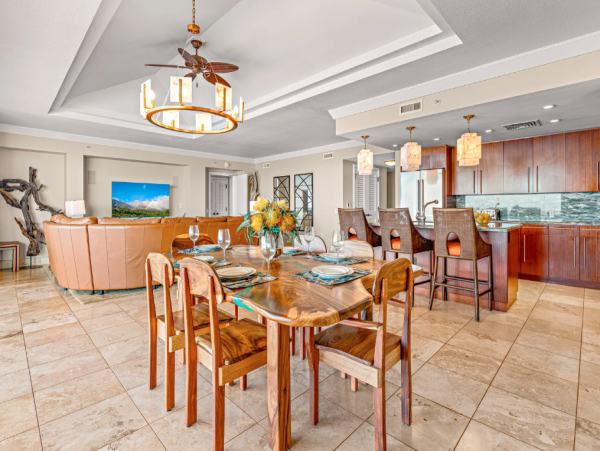 Luxurious 7-Bedroom Oceanfront Retreat in Maui